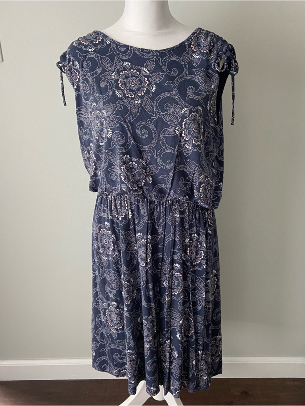 LOFT Outlet Floral Tie Shoulder Dress – Size LP
